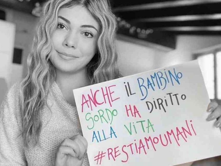 «Io 23enne sorda, testimonial censurata perché contro l’aborto»