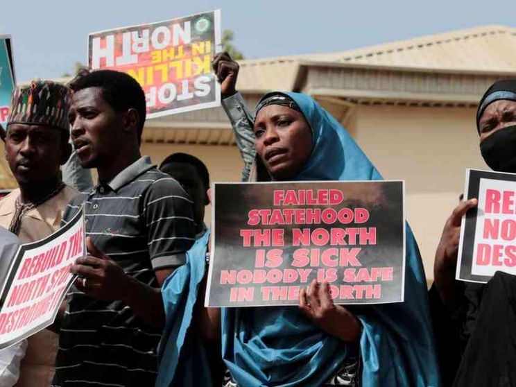 Assalto al collegio: rapite 300 studentesse