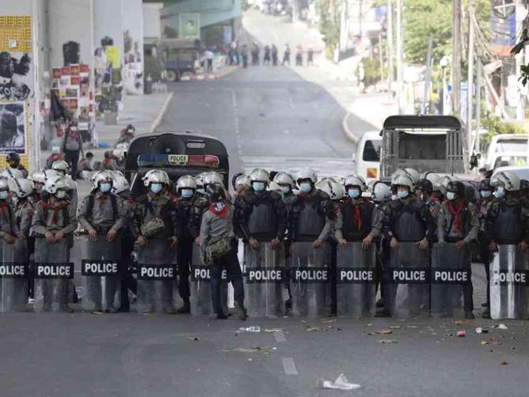 Myanmar, i militari annullano la vittoria di Suu Kyi
