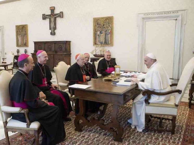 Sinodo per l'Italia, la proposta della Cei consegnata al Papa
