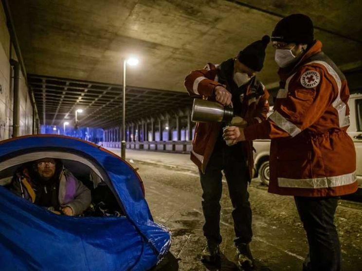Un milione di nuovi poveri: la pesante eredità della pandemia