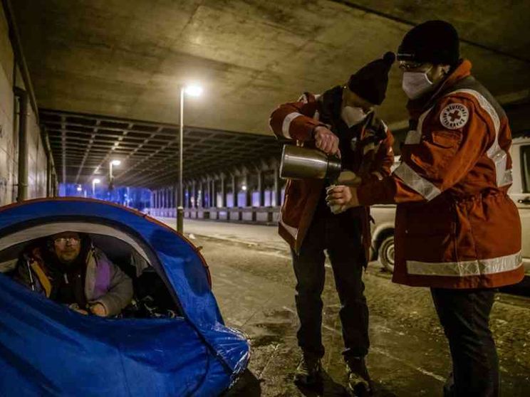 Un milione di nuovi poveri: la pesante eredità della pandemia