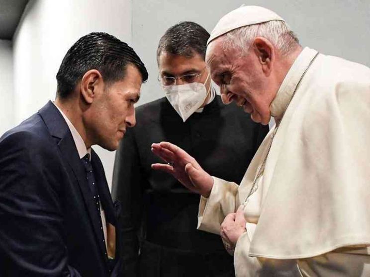 Papa Francesco incontra il padre di Alan Kurdi a Erbil