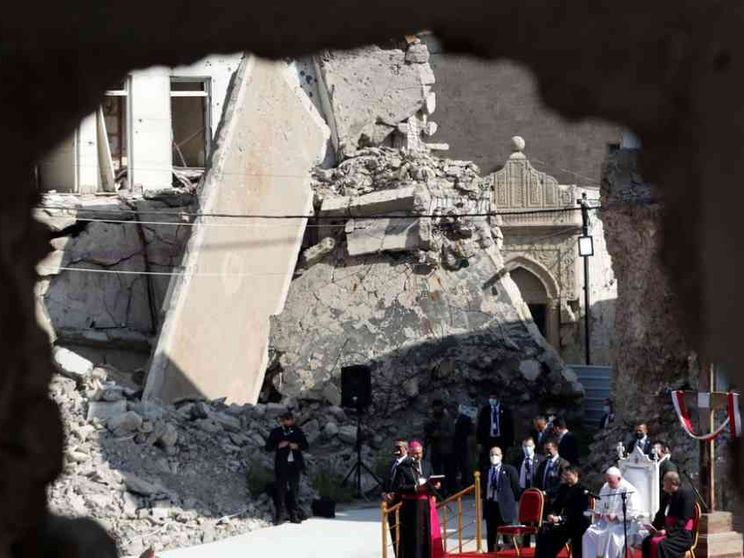 Papa Francesco: mai più uccidere in nome di Dio