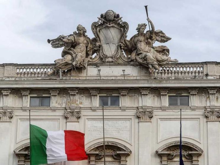 Bambini di coppie dello stesso sesso, la Consulta: una legge per tutelarli