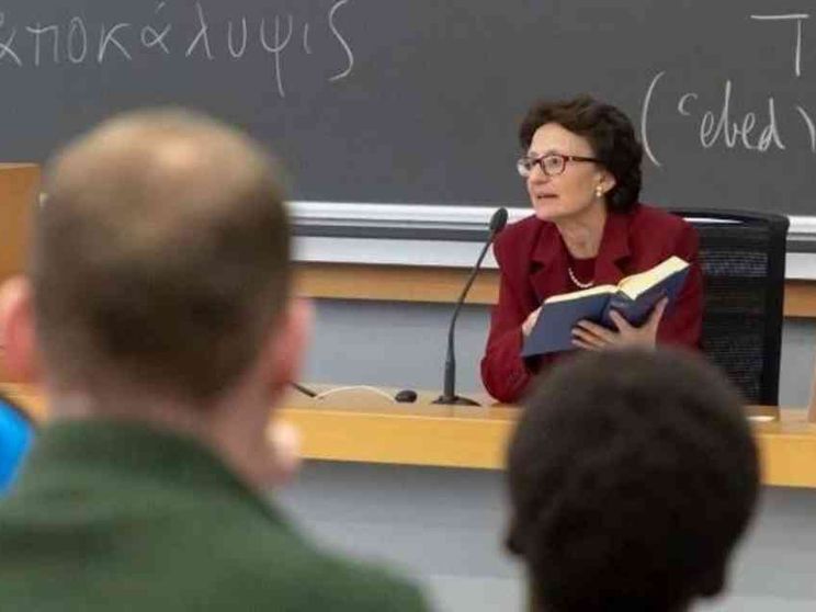 Pontificia Commissione Biblica: una religiosa come segretaria