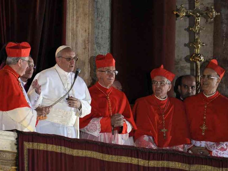 Da Manzoni a Borges e Neruda ecco la «biblioteca» di Francesco