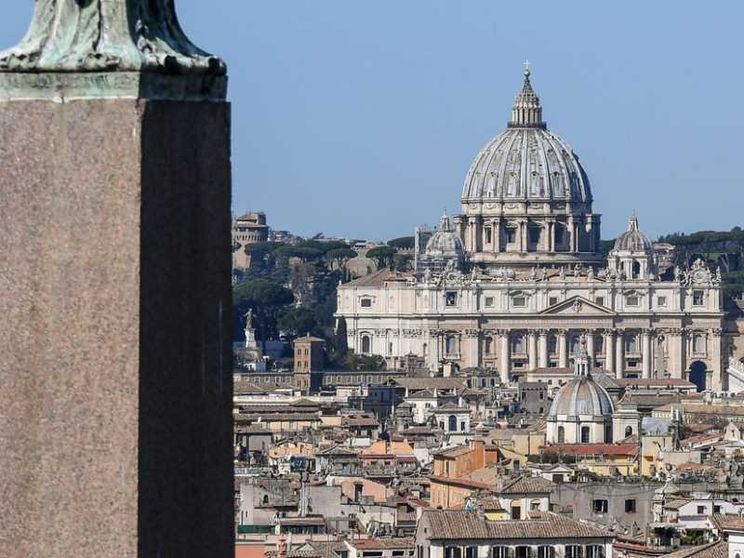 La Santa Sede non taglia la carità