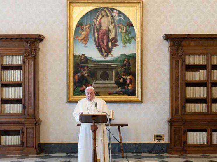 Francesco: chi vuole vedere Gesù, guardi la croce