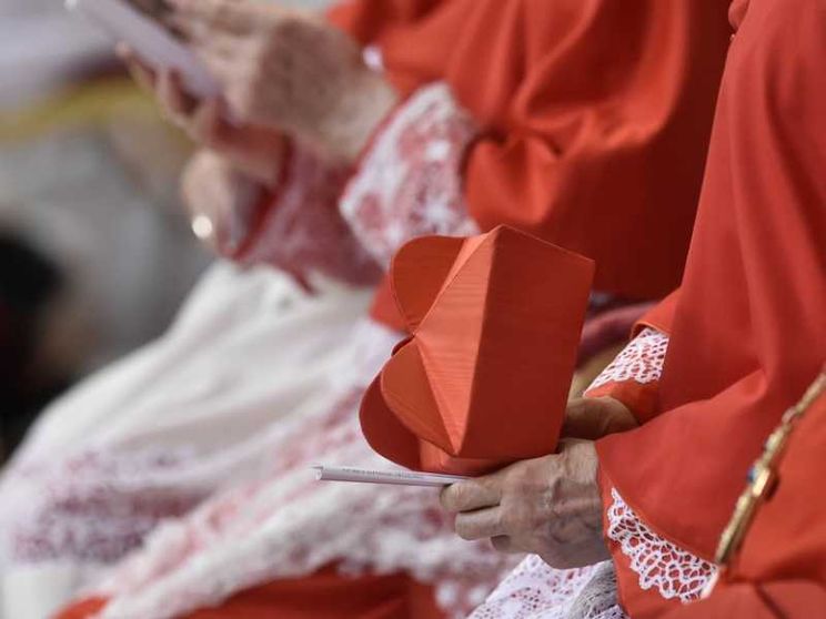 Crisi per Covid, in Vaticano ridotti gli stipendi di cardinali e superiori