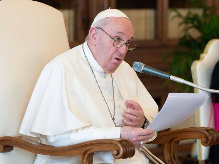 Papa: non dimentichiamo i tanti crocifissi di oggi