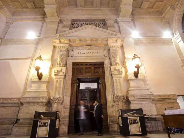 Coppie gay, per la Cassazione l'adozione di un bambino è possibile