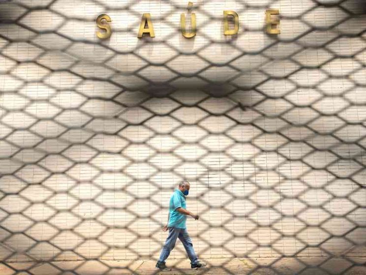 Il labirinto della crisi tra Bolsonaro, Covid e militari