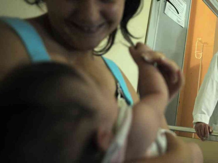 Settemila baby-mamme ogni anno: in un decennio aumento del 31%