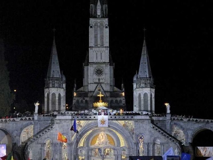 La preghiera a Maria per la fine della pandemia / IL TESTO / I 30 SANTUARI