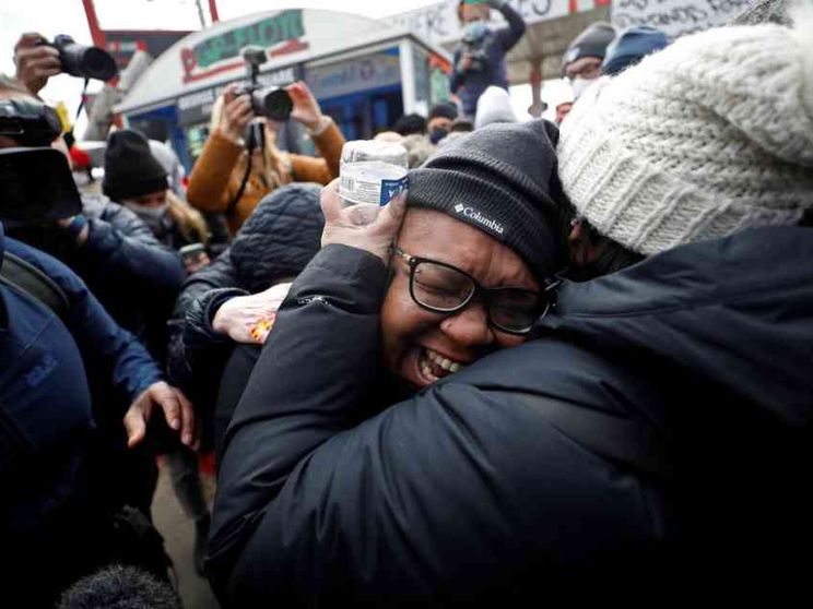 La condanna per l'omicidio di Floyd. Biden: passo avanti contro il razzismo