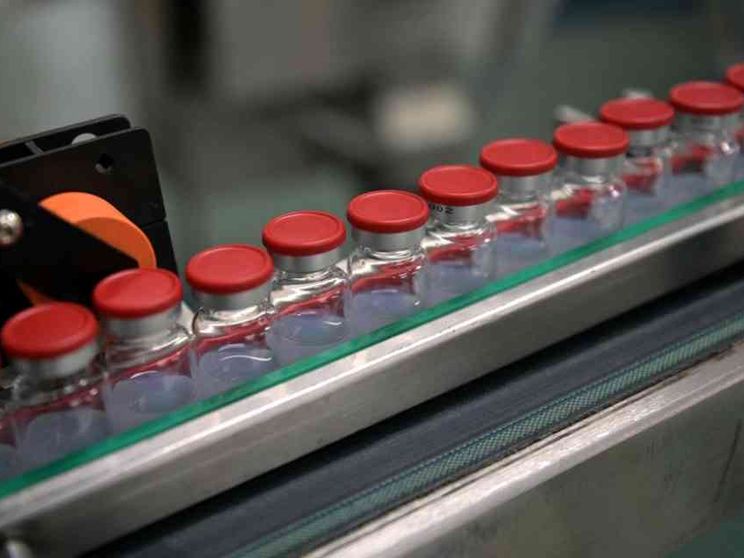 «Vaccini: costi pubblici, guadagni privati. E i poveri restano senza»