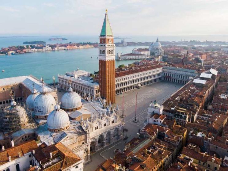 Le Messe in diretta tv e social di domenica 25 aprile