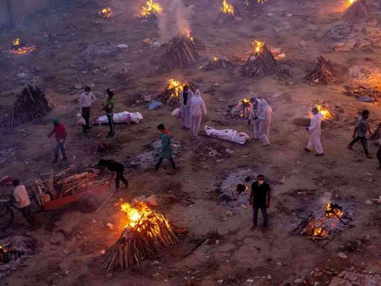 L’India di Modi precipita nell’incubo: mancano medici, farmaci e ossigeno