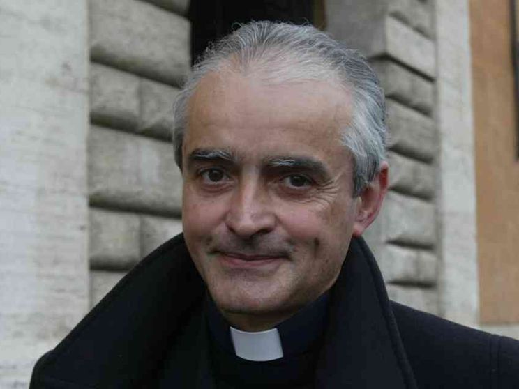 L'omicidio di Avellino, il vescovo alla città: «Quel sangue ci interroga»