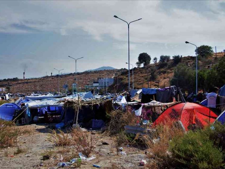 Grecia, respingimenti illegali e campi lager per i profughi. Appello alla Ue