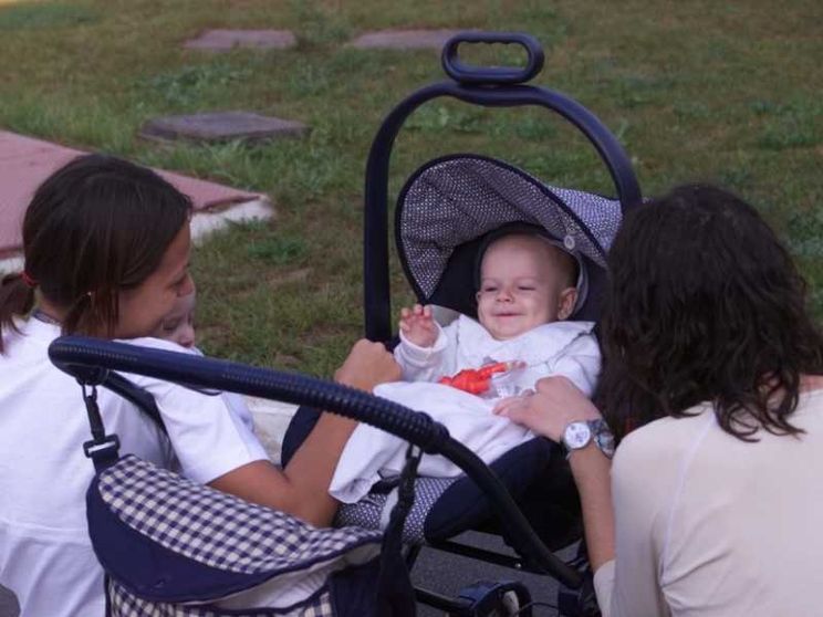 Microcredito per le mamme sole in difficoltà