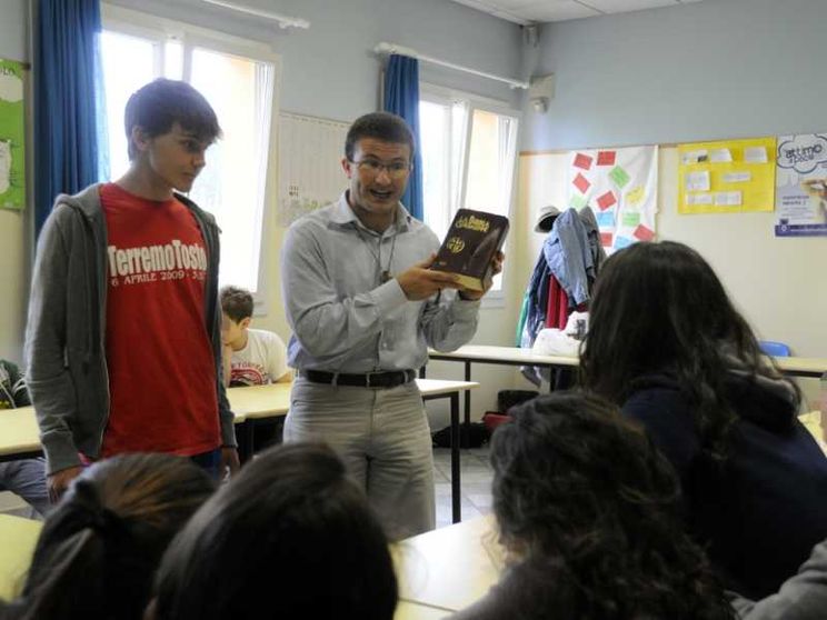 Il Papa istituisce il ministero del catechista