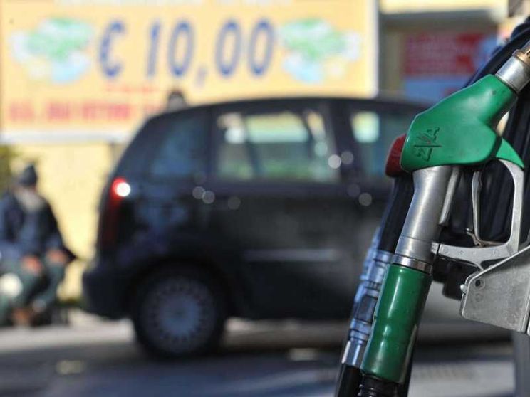 I prezzi di benzina e gasolio tornano ai livelli pre-Covid