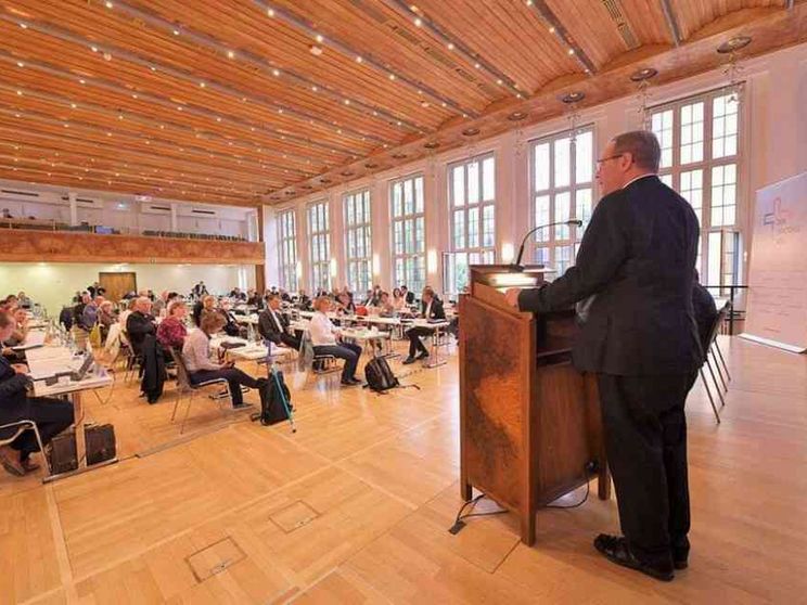 Germania, la sfida di “ricucire”