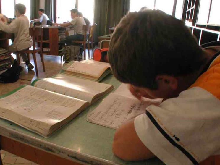 Protestano i genitori, il Lazio ritira le linee-guida "gender" da scuole