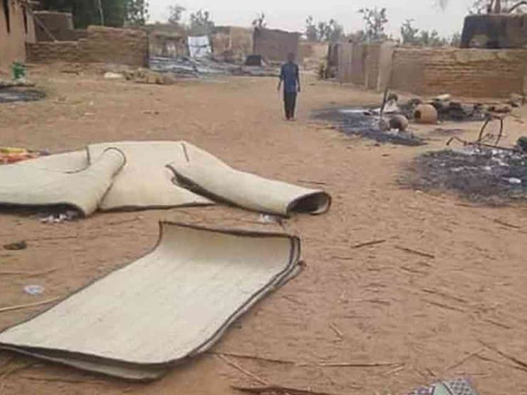 Niger nella morsa del jihad, migliaia di civili in fuga (centinaia cattolici)