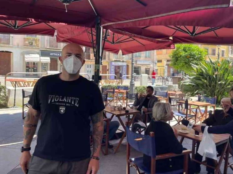 Tutta l'Italia gialla, calano Rt (0,78) e incidenza (73)