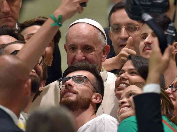 Il Papa: le relazioni non sono virtuali, non chiudetevi