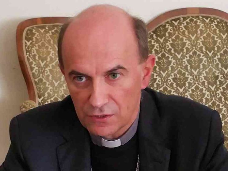 Monsignor Russo: «Chiesa in ascolto, voce alle comunità»