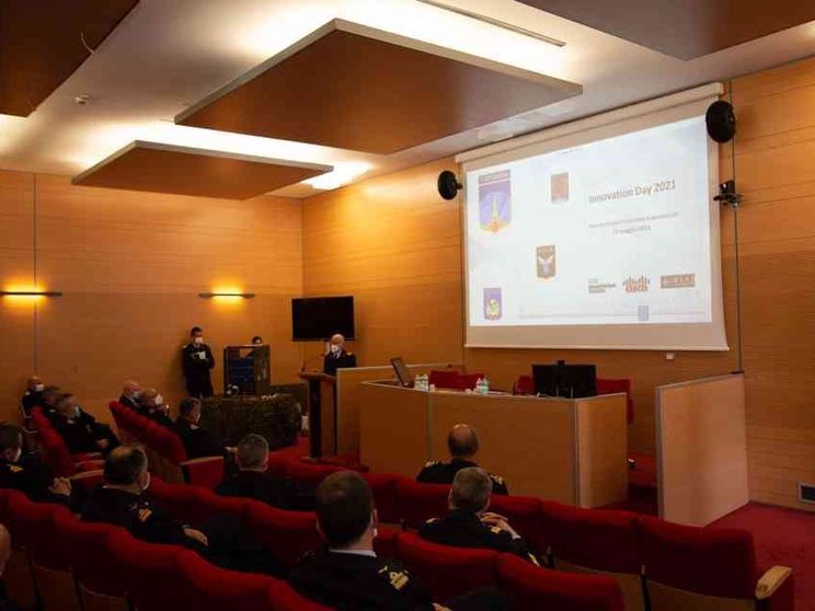 Deas presenta l'agente "intelligente"