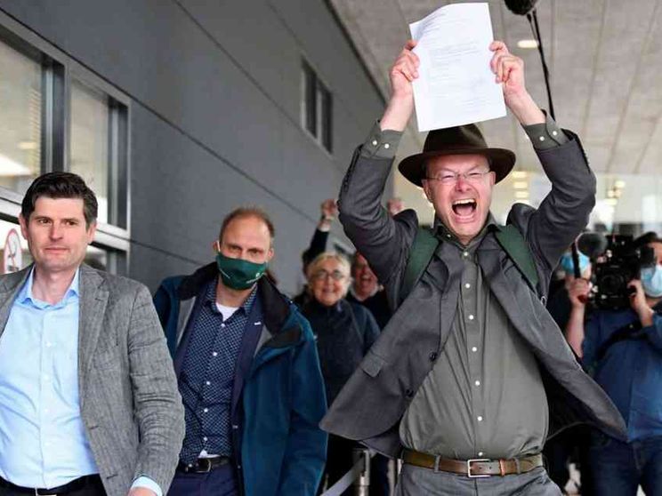 Il giudice dà ragione agli ambientalisti: Shell deve ridurre le emissioni