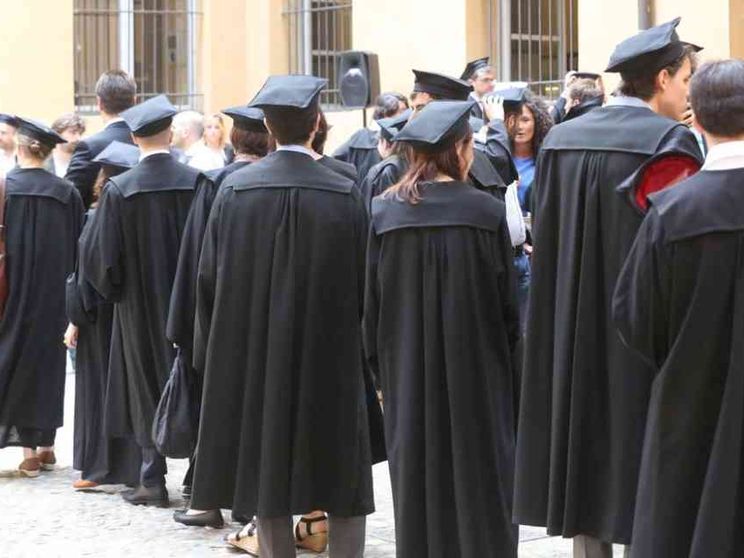 Fuga di cervelli in aumento: in otto anni cresciuta quasi del 42%