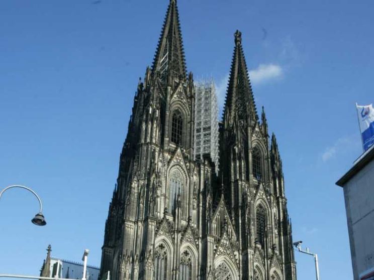 Visita apostolica a Colonia su abusi e insabbiamenti
