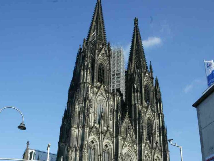 Visita apostolica a Colonia su abusi e insabbiamenti