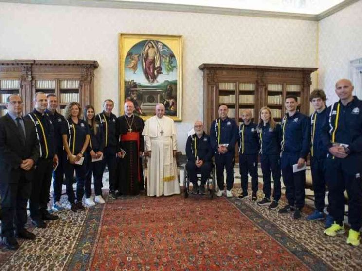 Francesco all'Athletica Vaticana :«Vivete uno stile di comunità»