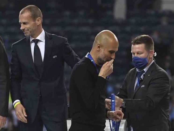 Il Papa e il bacio di Guardiola: «Nella sconfitta può esserci una vittoria»