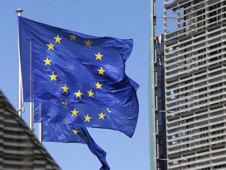 La Commissione Ue boccia il blocco dei licenziamenti