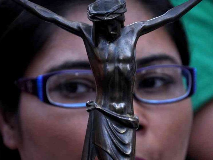 7 anni nel braccio della morte, libera coppia cristiana accusata di blasfemia