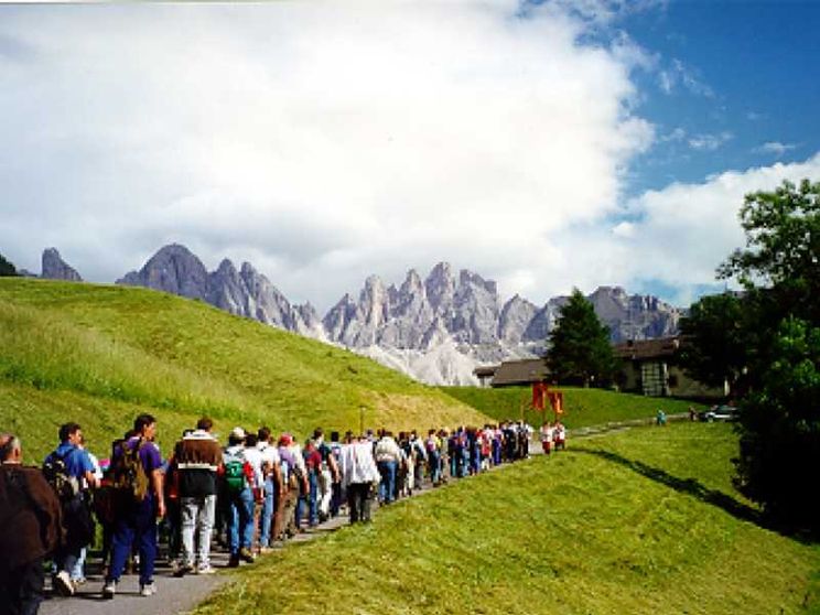 De Marco (Cei): un'estate di turismo, preghiera e accoglienza