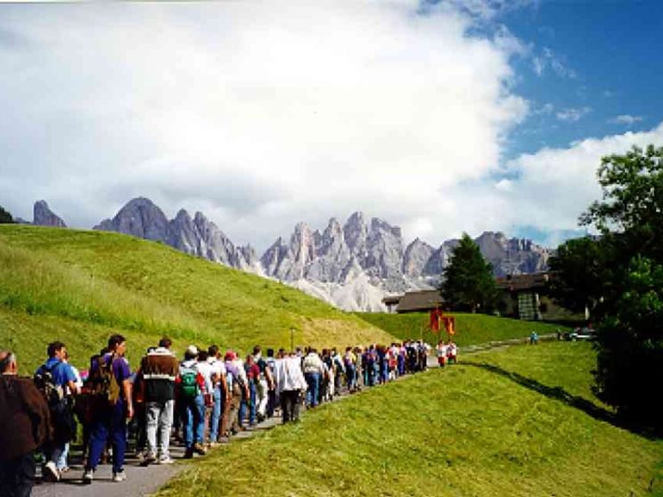 De Marco (Cei): un'estate di turismo, preghiera e accoglienza