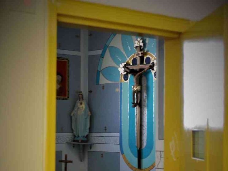 Alessandria, i detenuti pittori dipingono la chiesa del carcere