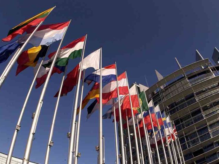 «Un diritto»: Strasburgo esalta l'aborto