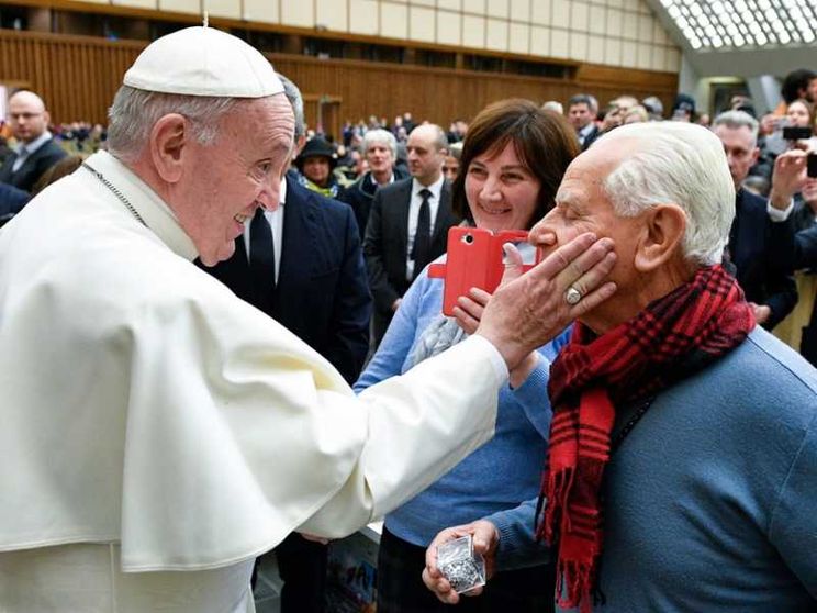 Il Papa: indulgenza plenaria per la Giornata dei Nonni