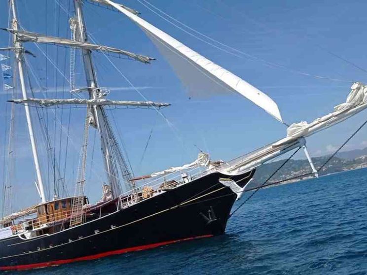 Nave Italia, al via la campagna di solidarietà 2021: a bordo i più fragili