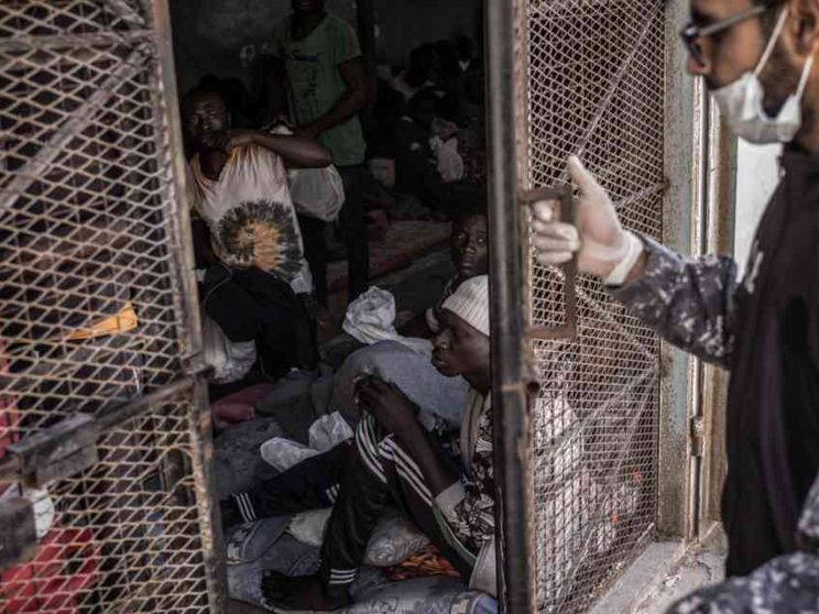 «Troppe violenze sui rifugiati», Msf sospende le attività nei lager di Tripoli